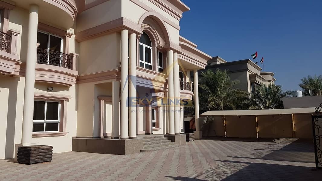 Beautiful and well maintained 5 bedroom villa in Al Barsha 2