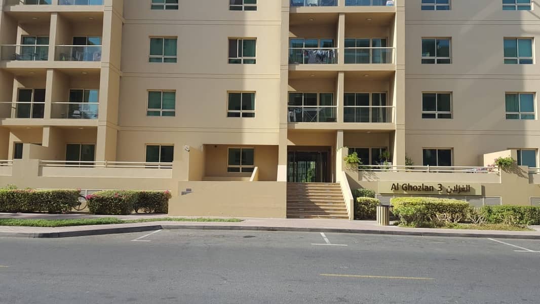 THE GREENS AL GHOZLAN 1BHK FOR RENT 38000/-4 CHEQUES