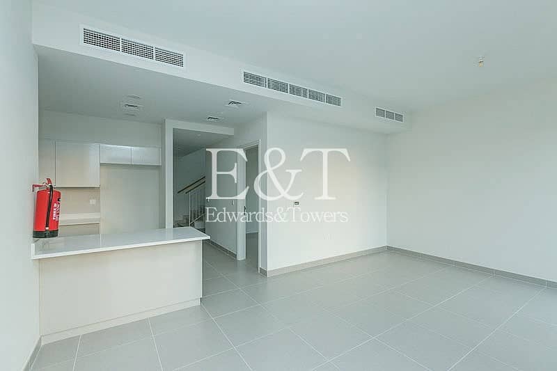 3 Corner 2E 4 Beds + Maid | Communal Pool | Maple DH
