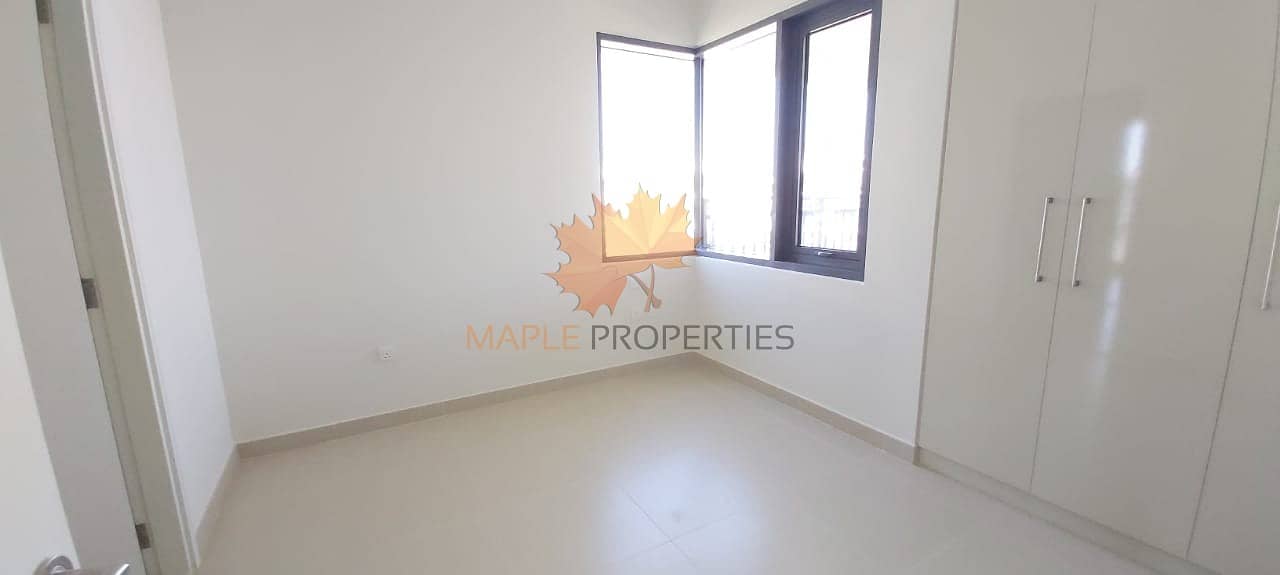 Brand New 5BR / Park View / Single Row Brand New 5BR / Park View / Single Row