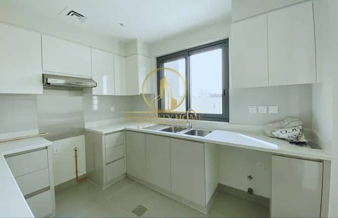 7 RESALE BRIGHT 3 BHK | RENTED | 2 MIN TO POOL