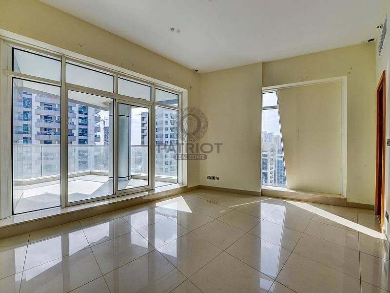 16 Higher Floor / Near to Metro