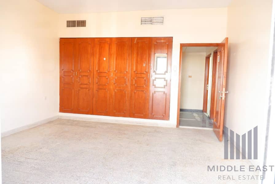 شقة في المرقبات ديرة 3 غرف 110000 درهم 4880266