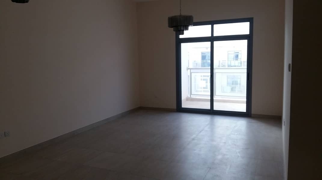 شقة في عزيزي فيروز،الفرجان 1 غرفة 49999 درهم - 4888452