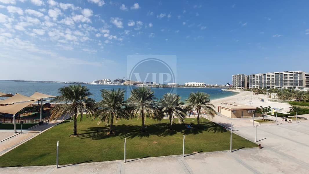 Extravagant 3BR Townhouse l Huge Balcony w/ Beautiful Sea View