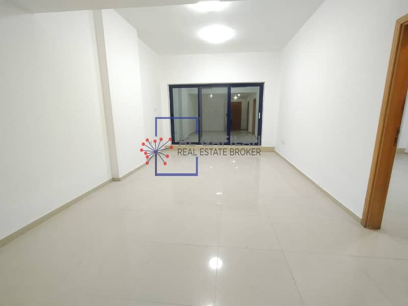 WONDERFULL 1 BEDROOM APARTMENT READY TO MOVE WITH ONE MONTH FREE