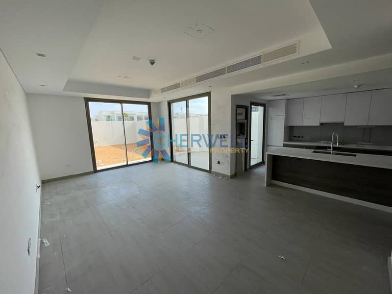 Hot Deal | Single Row | Type M | Luxurious 2BR+S Townhouse