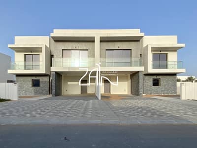 Corner Single Row 2 BR Great Location Ready For Handover Corner Single Row 2 BR Great Location Ready For Handover