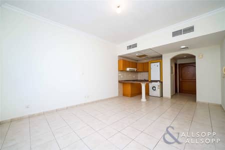 Close To Metro | Studio | Garden West Close To Metro | Studio | Garden West