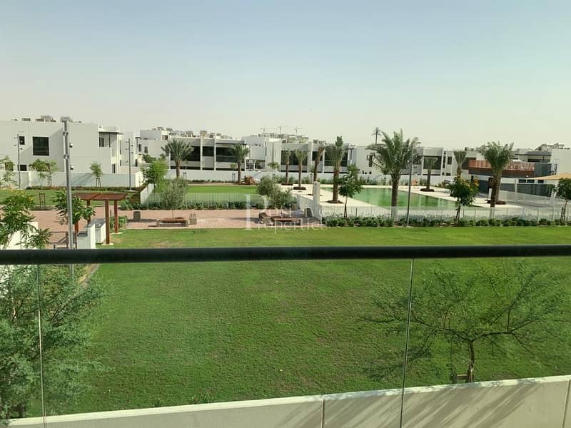 Distress Deal | Amazing Pool View| Perfect Location Distress Deal | Amazing Pool View| Perfect Location