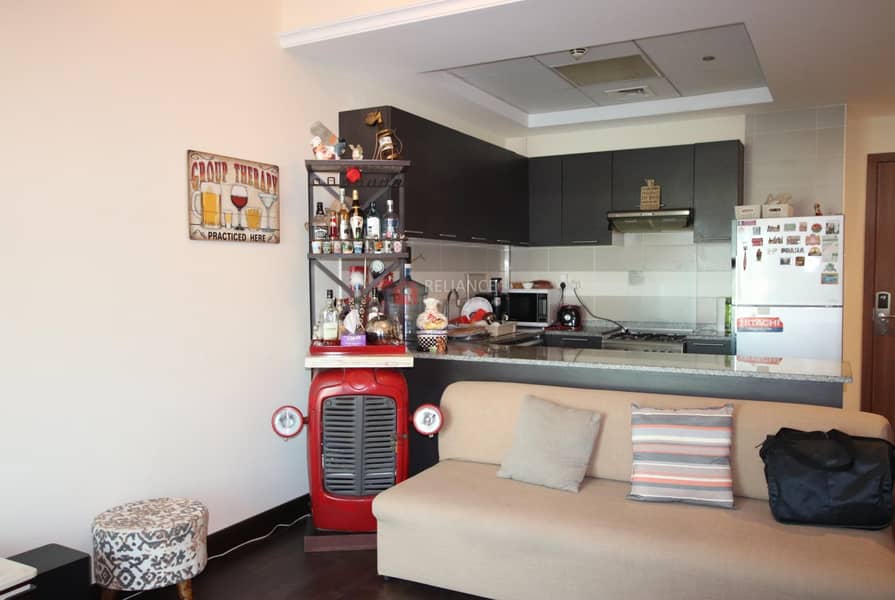 Spacious and beautifully furnished 1 bedroom with balcony.