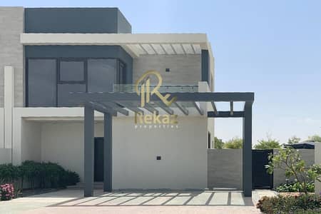 4-bedroom villa for sale in Damac Hills with 1800000 4 years installments