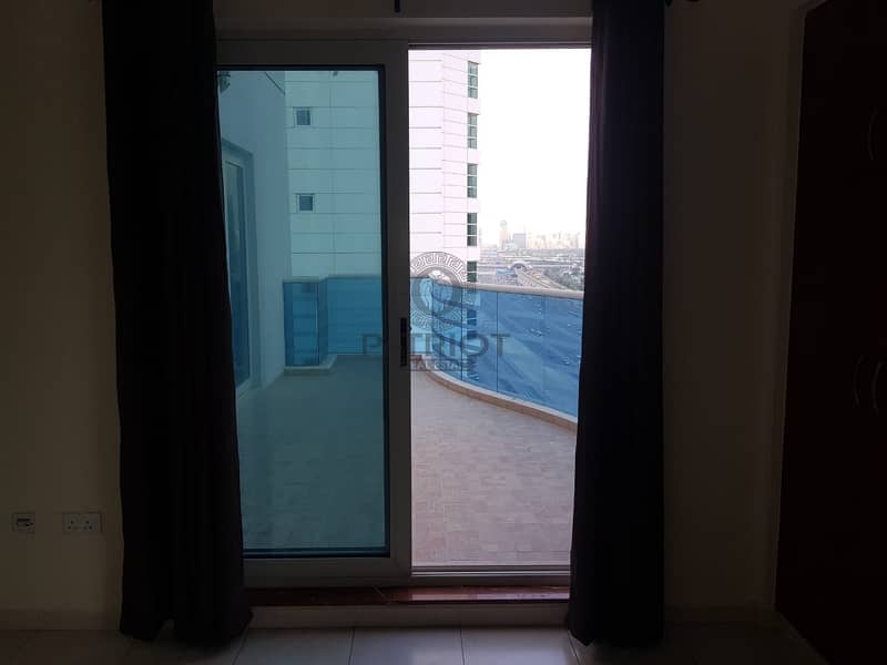 6 Spacious 1 bedroom apartment with a large terrace and amazing views of sheikh Zayed road.