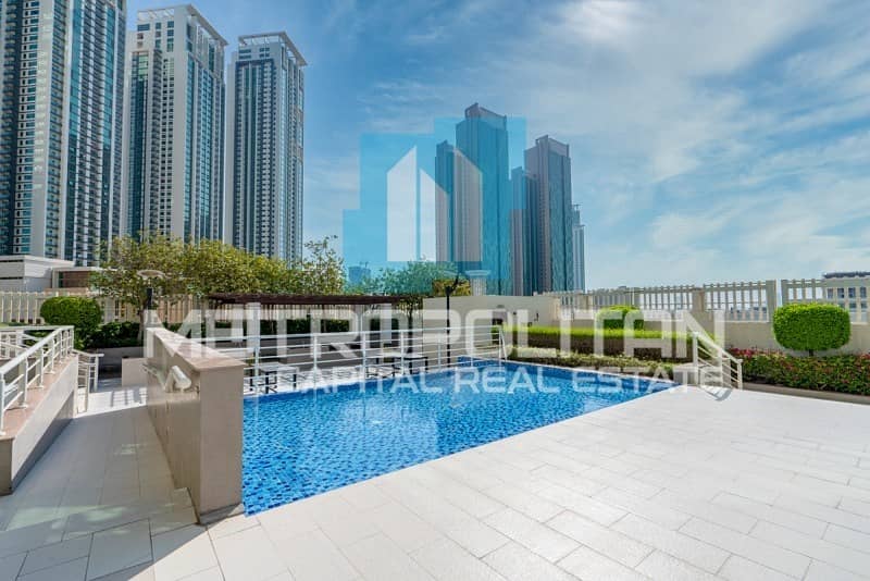 Balcony| Superb View| Spacious Lavish Apartment