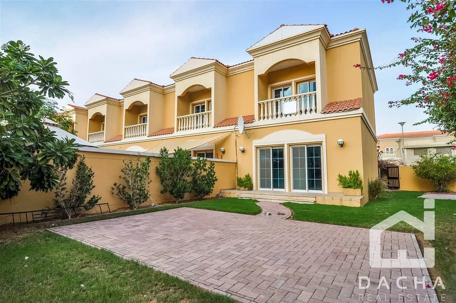HUGE PLOT! / Upgr. To 2br / Corner Unit HUGE PLOT! / Upgr. To 2br / Corner Unit