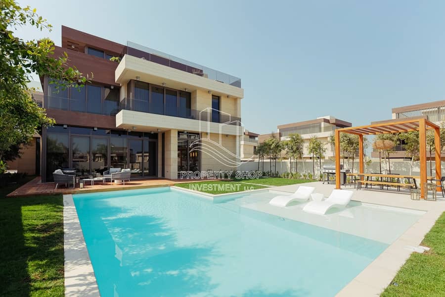 Stunningly Designed Luxurious Villa with New Concept & Pvt Pool! Stunningly Designed Luxurious Villa with New Concept & Pvt Pool!