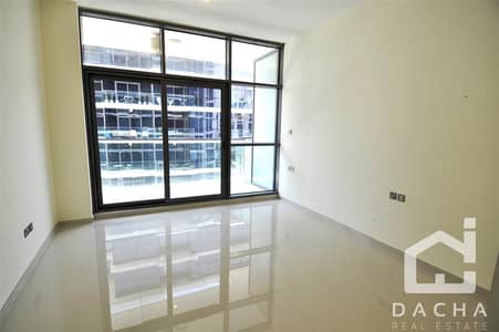Studio With Balcony / Great Price! Studio With Balcony / Great Price!