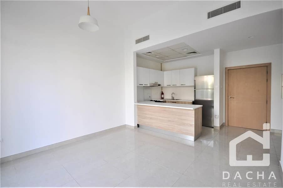 6 Bright apartment – Large Terrace – Chiller Free