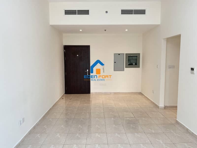 Unfurnished 2 Bedroom with Closed Kitchen.... Unfurnished 2 Bedroom with Closed Kitchen....