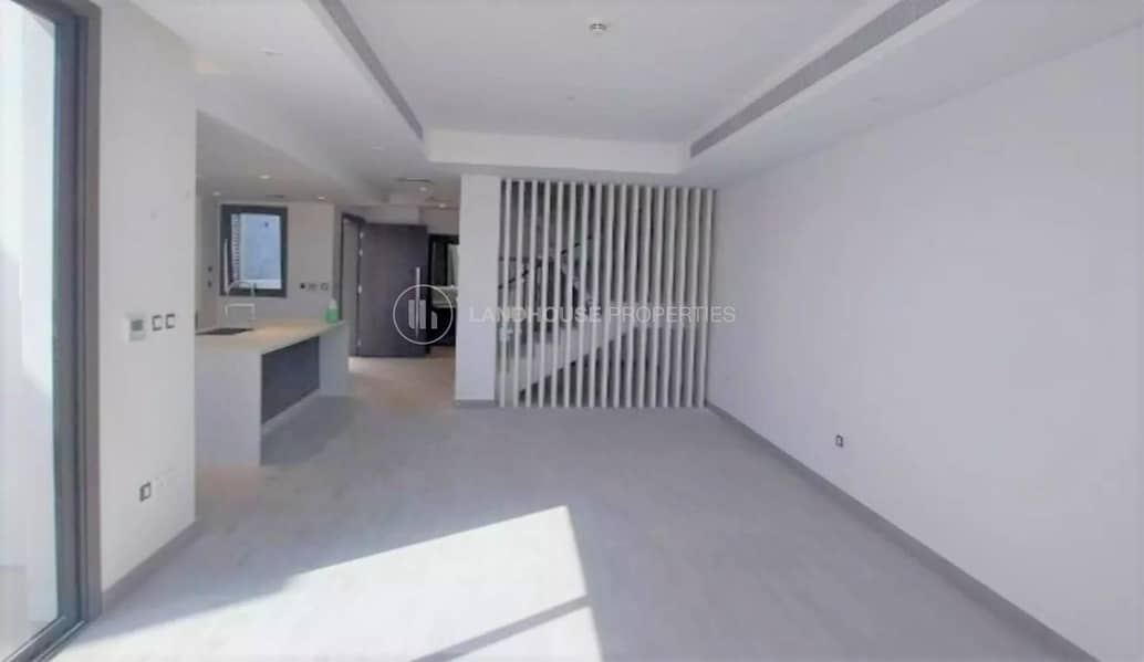 Single Row!!! 2 Bedrooms plus Study Single Row!!! 2 Bedrooms plus Study
