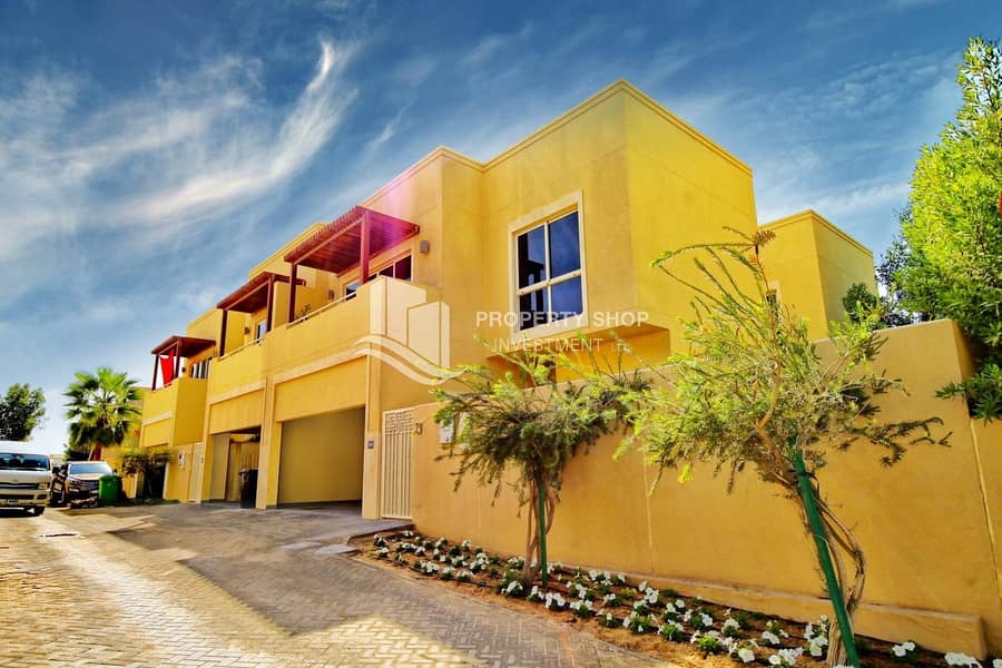 Simply Stunning Fully Furnished Villa with Pvt Garden Simply Stunning Fully Furnished Villa with Pvt Garden
