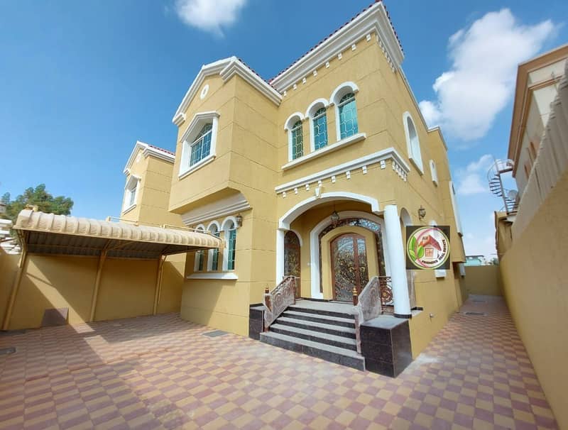Villa for sale in a prime location in Ajman, with air conditioners, with the possibility of bank financing