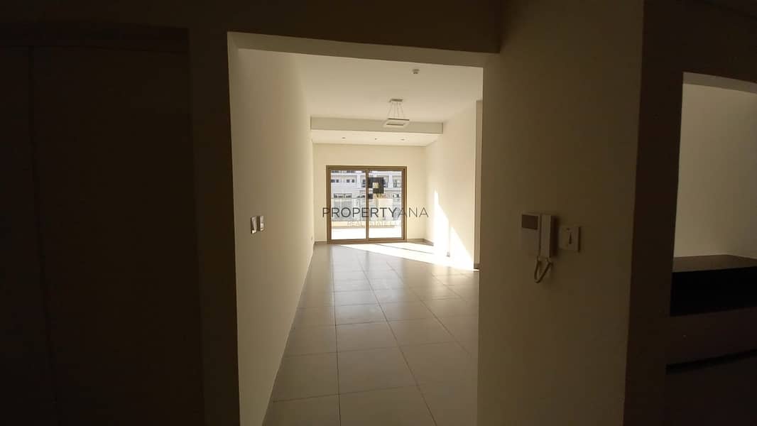18 Large Layout | Brand New |Wide Terrace | Negotiable