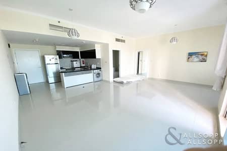 One Bedroom | 925 Square Feet | Balcony One Bedroom | 925 Square Feet | Balcony
