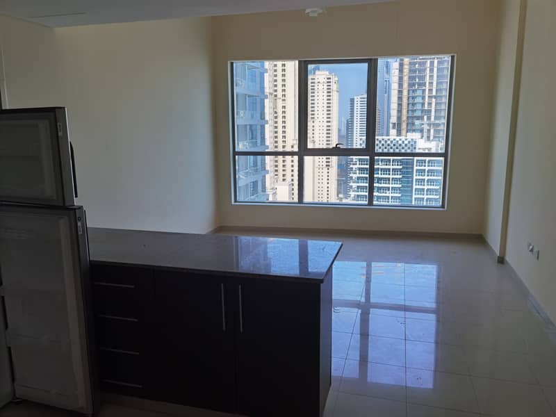 10 high floor one bedroom for rent in bay central tower