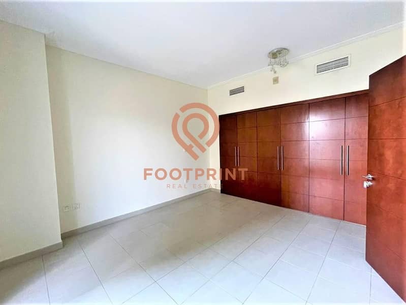 6 Near Dubai Mall | 1 Bedroom | Build-in Wardrobe