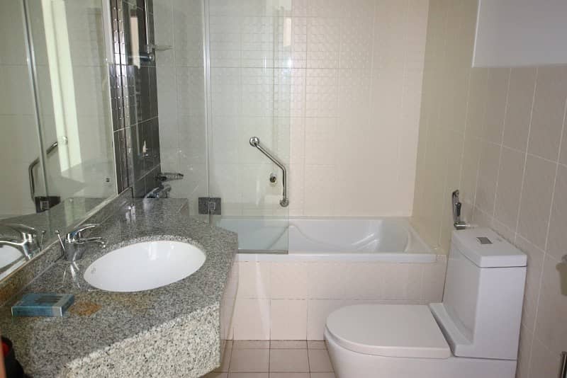 7 Fully Equipped Kitchen |Pool View | Middle Unit |1BR+Blcny