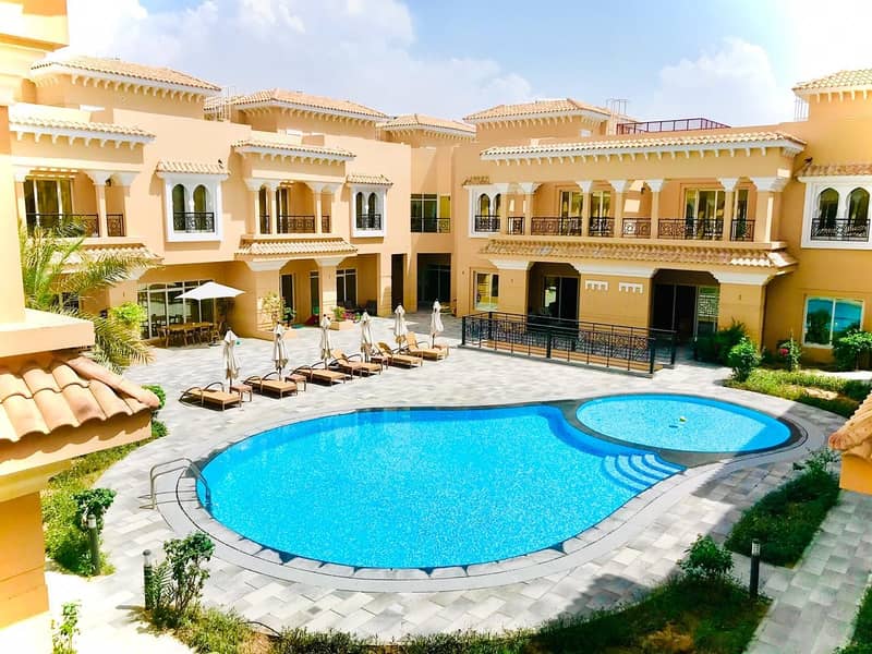Very nice 3bedroom plus maid single storey villa in Jumeirah 2, One month free