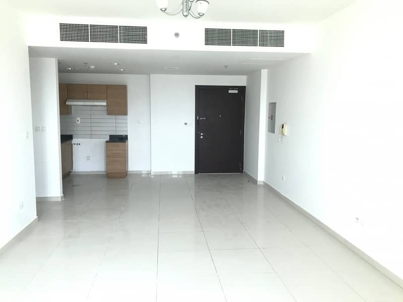 Bright and Spacious Vacant 1 Bedroom+laundry+store room for sale in Masakin Al Furjan