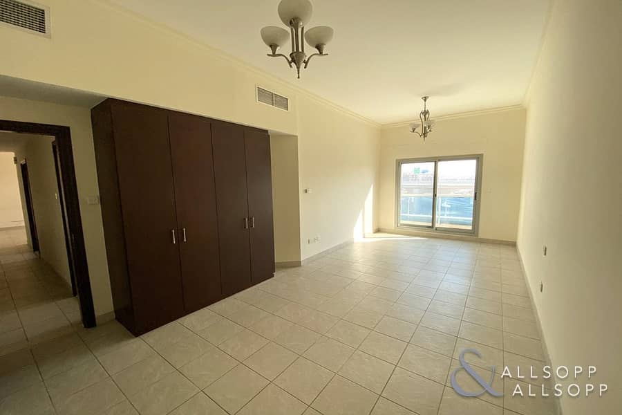 2 2 Beds Plus Study | Large Layout | Vacant