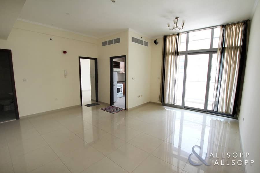 Large 1 Bed | DEC Tower 2 | Close To SZR