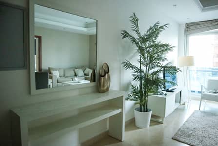 Bright apartment with Marina view Bright apartment with Marina view