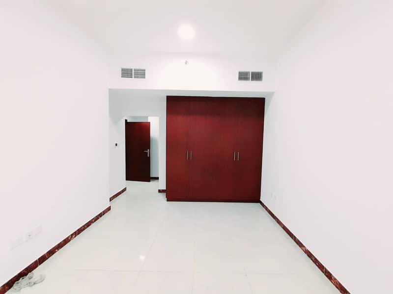 شقة في القصيص 1 غرف 35000 درهم - 4914792