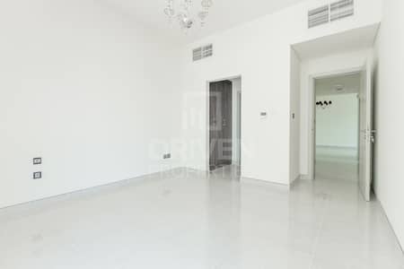 Spacious Palace Entry | 2bdr Plus Maid's Spacious Palace Entry | 2bdr Plus Maid's