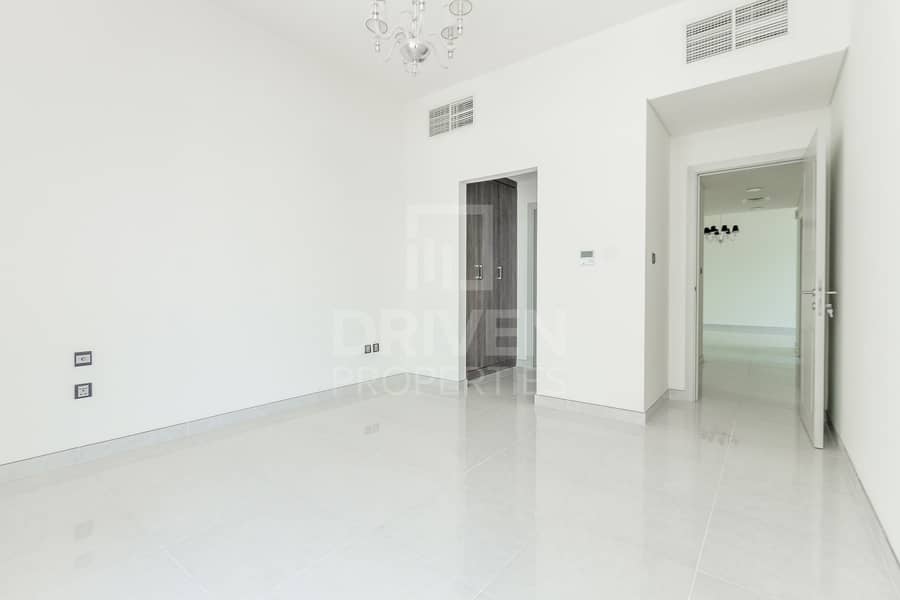 Spacious Palace Entry | 2bdr Plus Maid's Spacious Palace Entry | 2bdr Plus Maid's