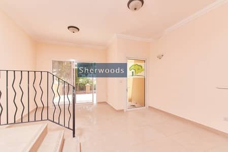 Swimming Pool View - Walk to School and Beach! Swimming Pool View - Walk to School and Beach!