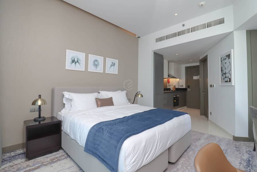 Bright | Furnished Studio | Canal View Bright | Furnished Studio | Canal View