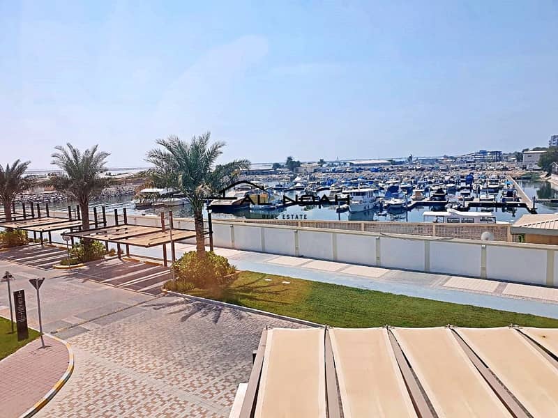 Best offer! Resort-like living! Luxurious 4 BR Residence in Al Bateen!