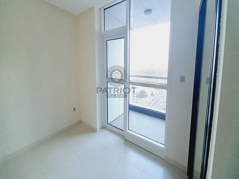 16 Speciouse | Higher Floor | Furnished | Vacant