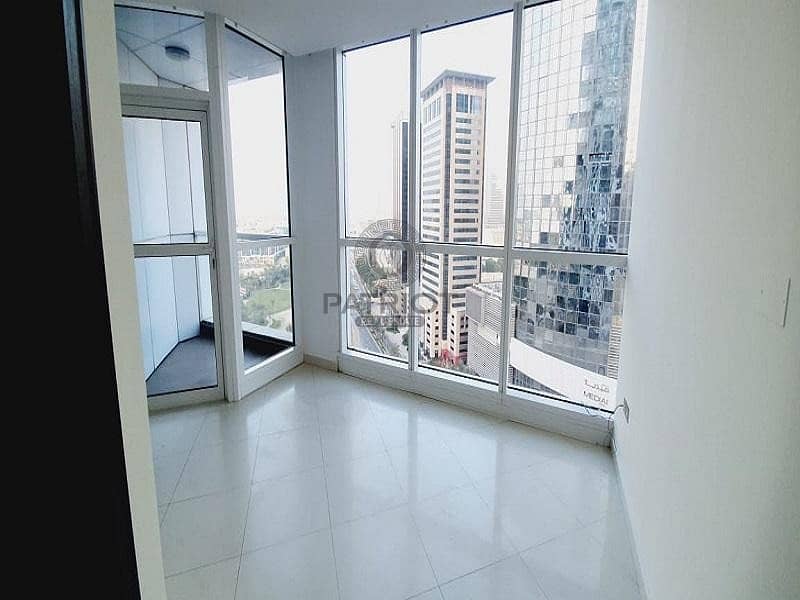 27 Speciouse | Higher Floor | Furnished | Vacant