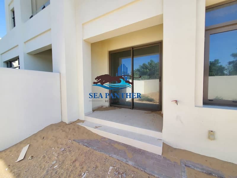 10 GATED COMMUNITY | 4 BR TOWNHOUSE VILLA for SALE | MIRA OASIS