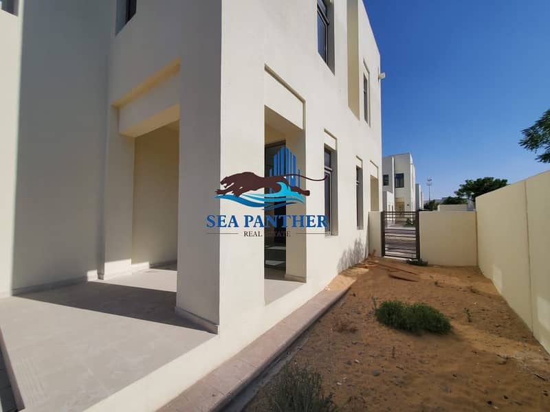 11 GATED COMMUNITY | 4 BR TOWNHOUSE VILLA for SALE | MIRA OASIS