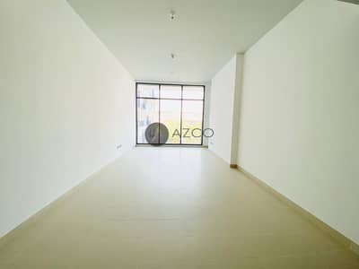 Spacious 2BHK | Pool View | Laundry and Storage Spacious 2BHK | Pool View | Laundry and Storage