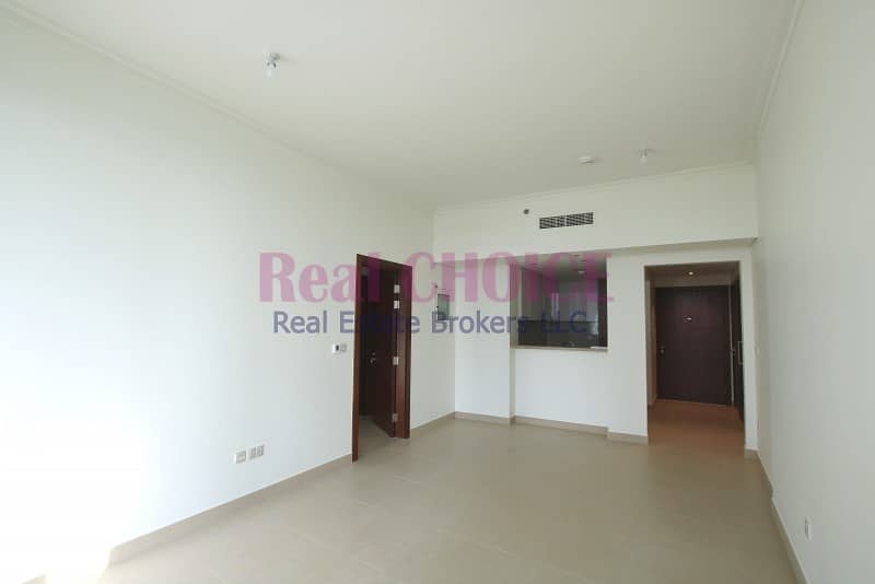 Spacious 1 Bedroom | Metro Link | Mid Floor Unit