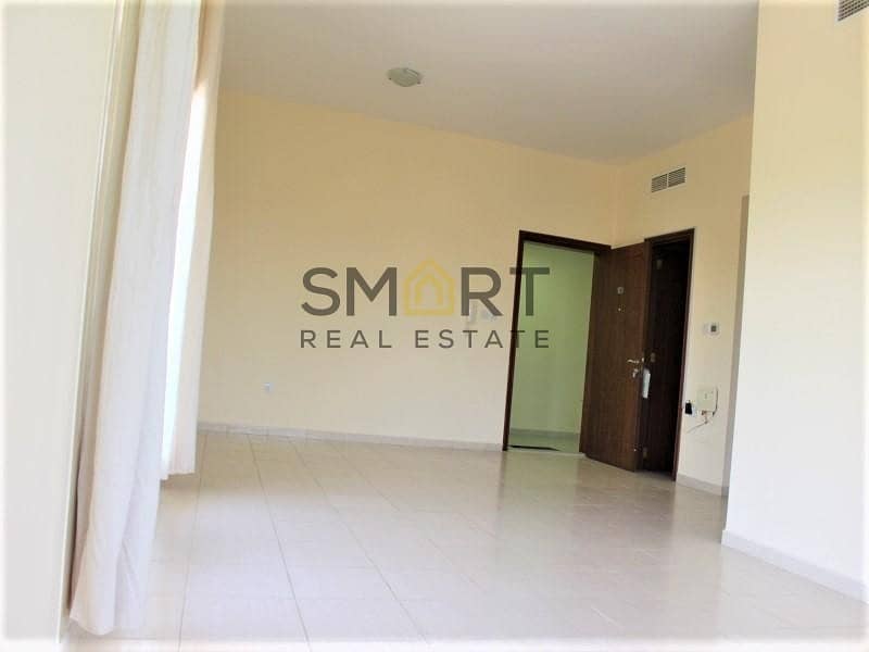 Golf Apartment with Balcony |Huge Kitchen | Walking Distance to the Mall
