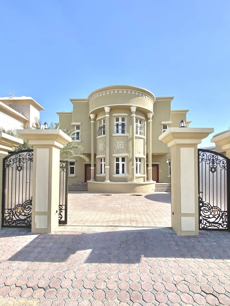 Spacious Villa in Al Yash | 6 Bedrooms |
